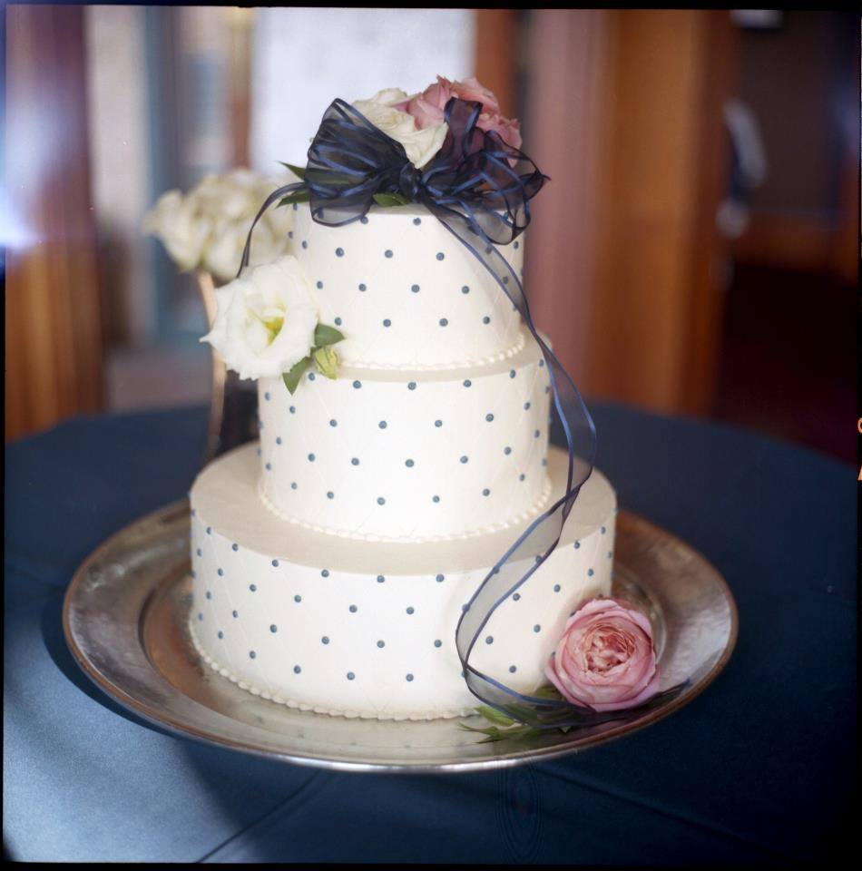 photo of athens ohio wedding cake